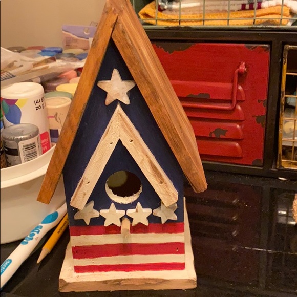 🇺🇸 Handpainted Americana Birdhouse - Functional - Picture 11 of 11